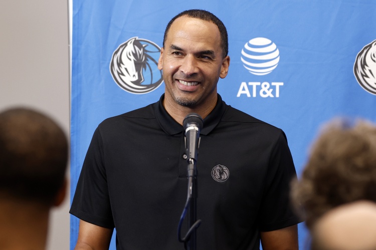 追夢(mèng):哈里森信任濃眉 就算船沉他也不要前任GM信任的球員