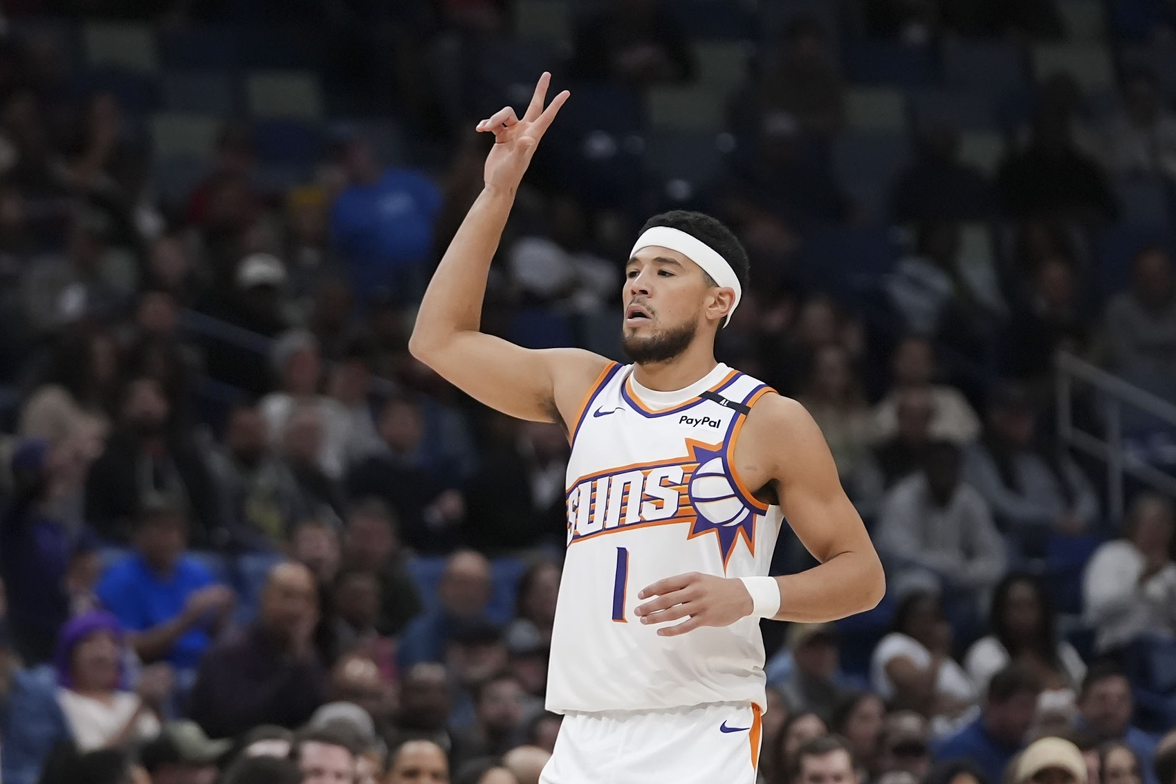 布克:感謝開拓者球迷給我的掌聲 我沒料到他們會這樣