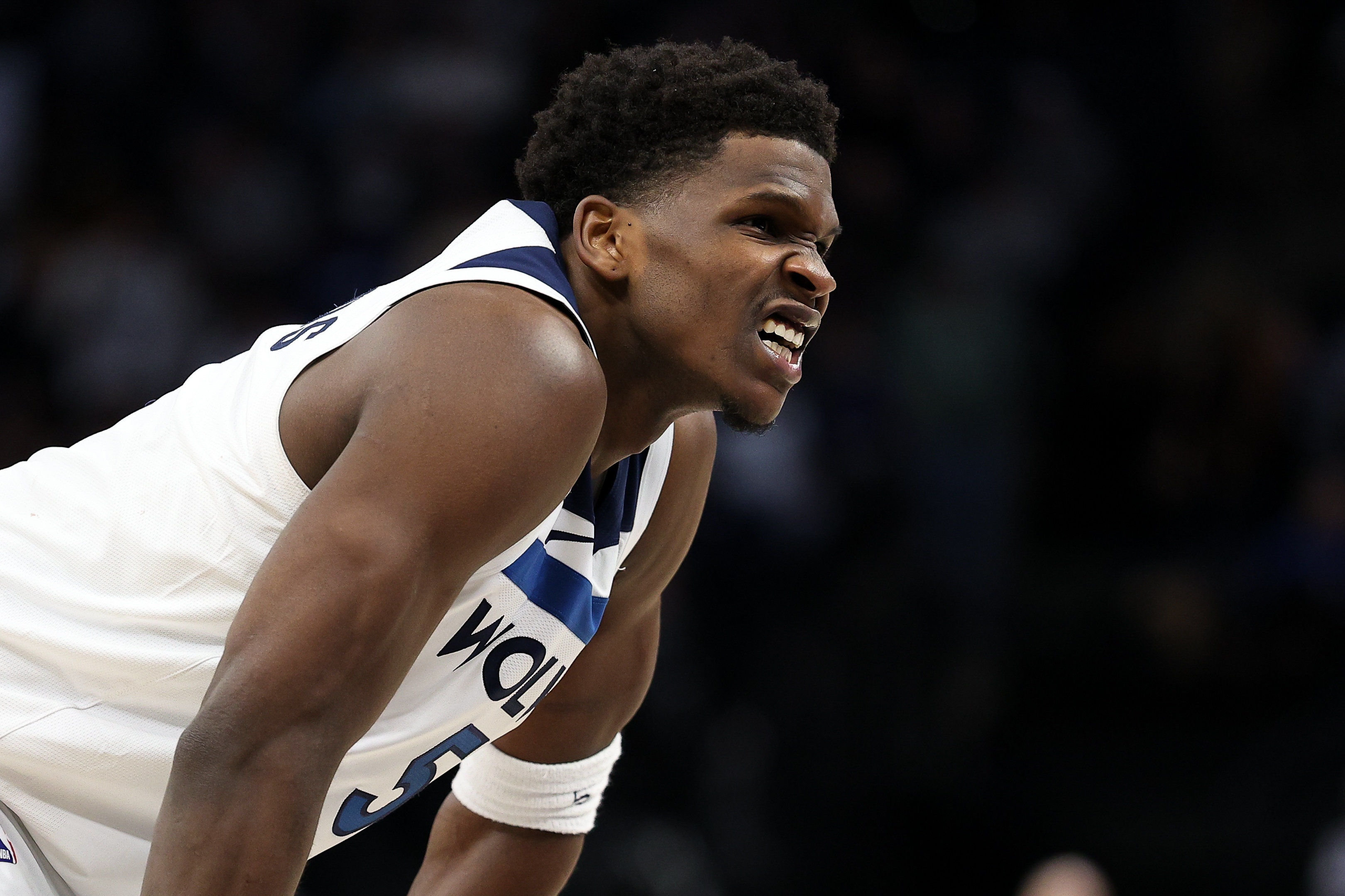 華子:我其實(shí)從不考慮交易與否 他們啥都不跟我說 我只專注打球