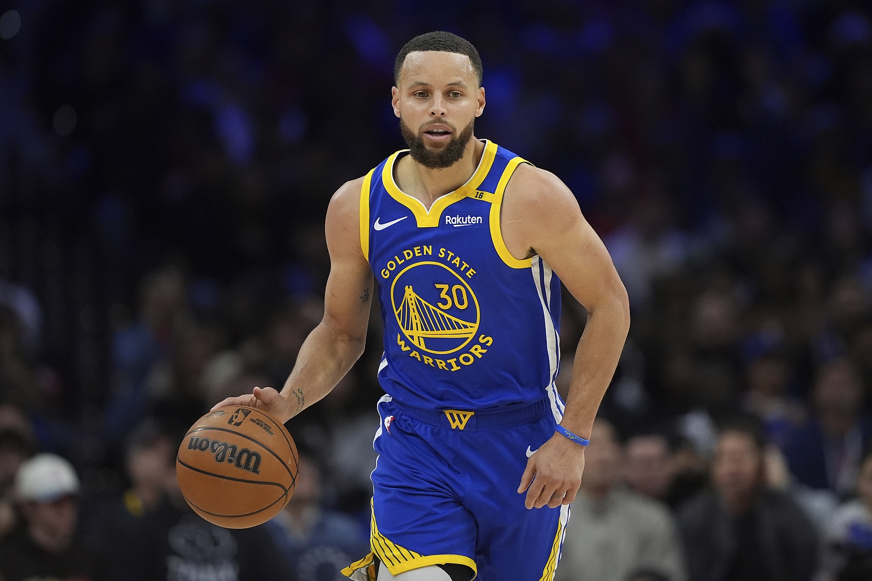 庫里:活塞有獨特的球風(fēng) 他們的身體對抗性特別強(qiáng)